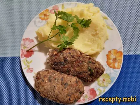 Mushroom cutlets from boiled frozen mushrooms