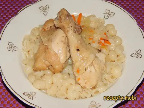 Тушеная курица с овощами в казане