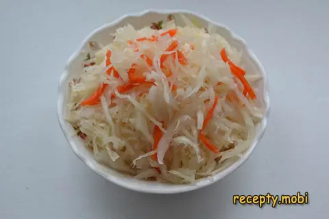 Хрустящая квашеная капуста в банке