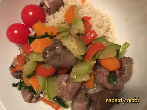 Тушёные куриные сердечки с овощами – диетический рецепт
