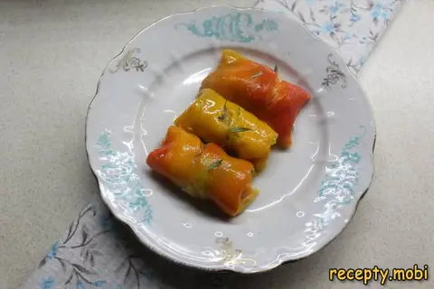 Закусочные рулетики из печёного перца с крем-сыром – пошаговый рецепт в домашних условиях