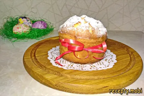 Easter Bread with Cottage Cheese and Candied Fruits