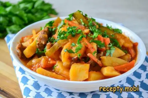 Tatar Azu with Pickled Cucumbers and Potatoes