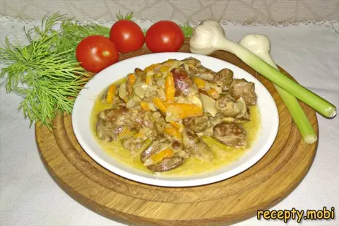 Куриные сердечки в сметанном соусе на сковороде – пошаговый рецепт в домашних условиях
