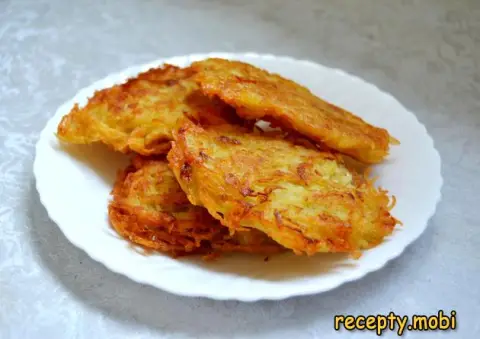Lenten Potato Draniki in a Skillet without Eggs