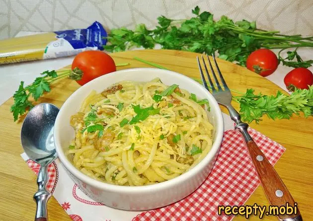 Паста карбонара с беконом и сливками